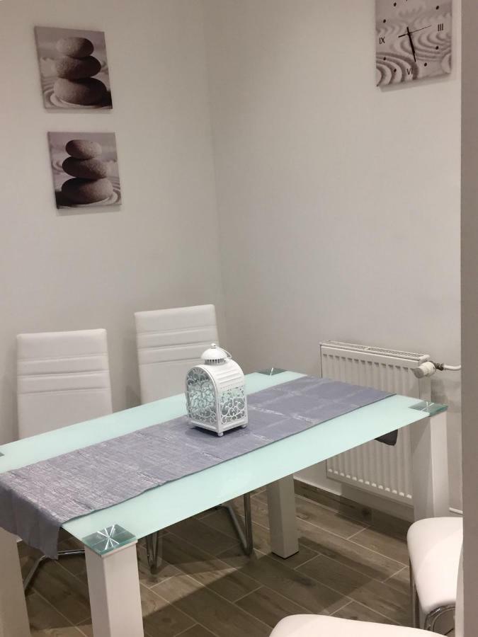 Zsuzsi Apartman Siofok Bagian luar foto
