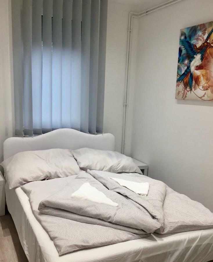 Zsuzsi Apartman Siofok Bagian luar foto